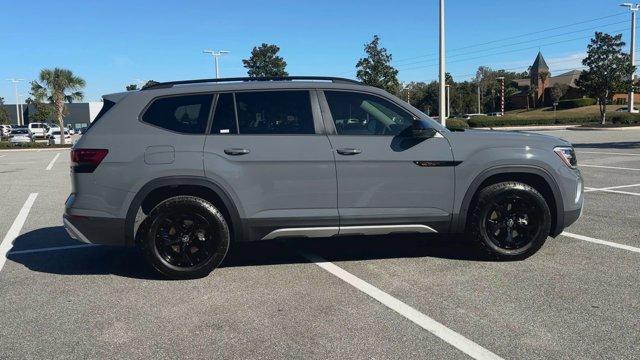 new 2025 Volkswagen Atlas car, priced at $49,111