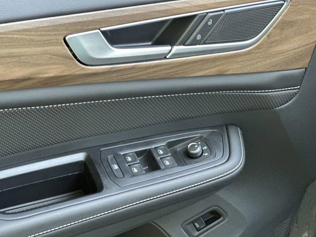 new 2025 Volkswagen Atlas car, priced at $42,902