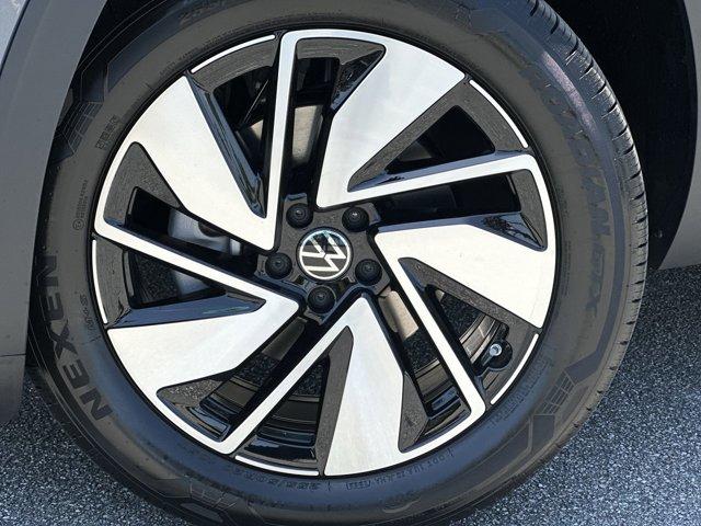 new 2025 Volkswagen Atlas car, priced at $42,902