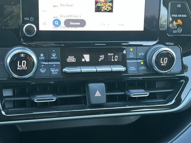 used 2023 Toyota Highlander car, priced at $33,167