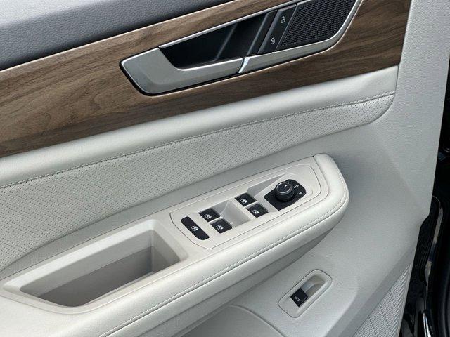 new 2025 Volkswagen Atlas car, priced at $44,394