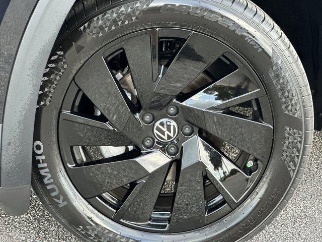 new 2025 Volkswagen Atlas car, priced at $44,394