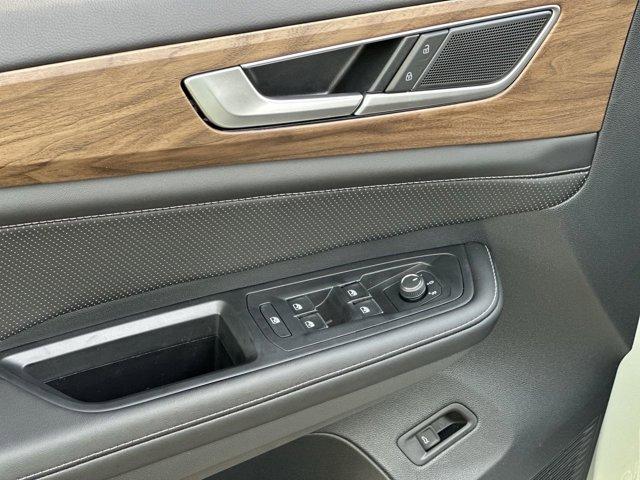 new 2025 Volkswagen Atlas car, priced at $44,703