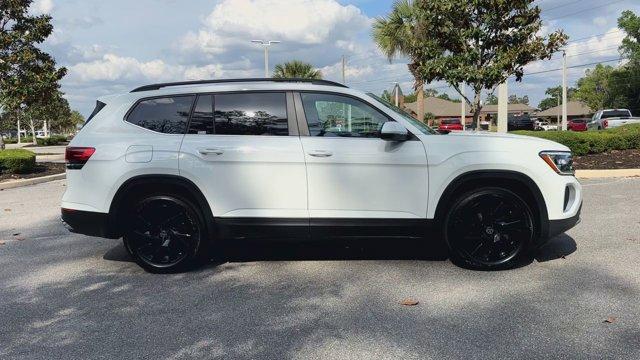 new 2025 Volkswagen Atlas car, priced at $44,703