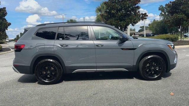 new 2025 Volkswagen Atlas car, priced at $47,996