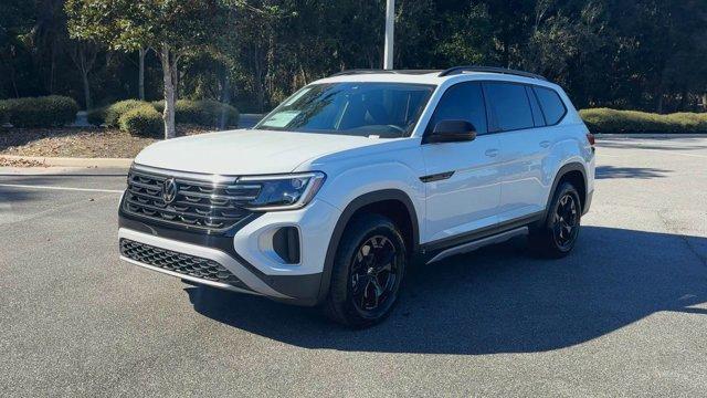 new 2025 Volkswagen Atlas car, priced at $49,476