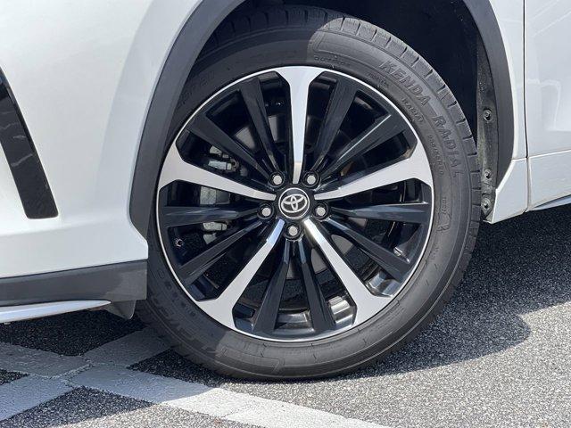 used 2021 Toyota Highlander car, priced at $33,943