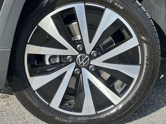 new 2024 Volkswagen Taos car, priced at $28,931