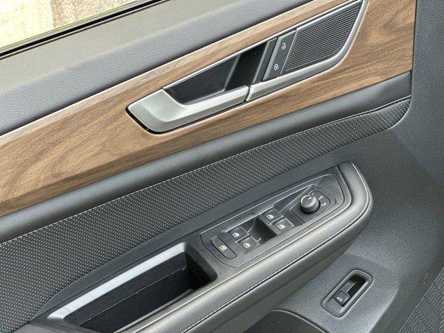 new 2025 Volkswagen Atlas car, priced at $44,532