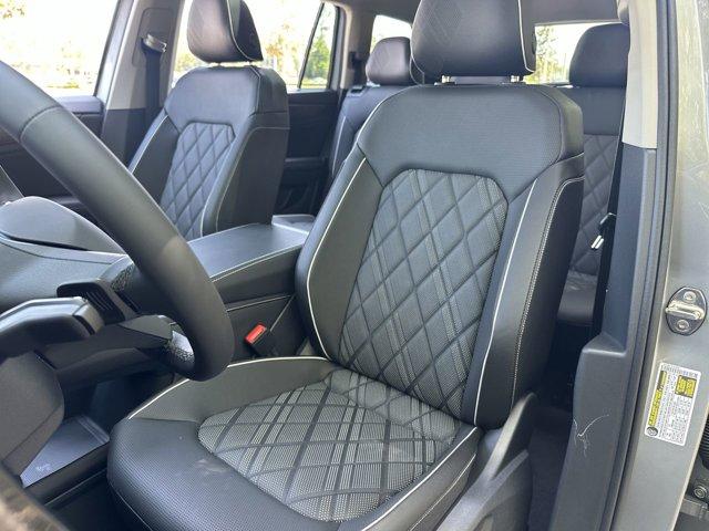 new 2025 Volkswagen Atlas car, priced at $53,443