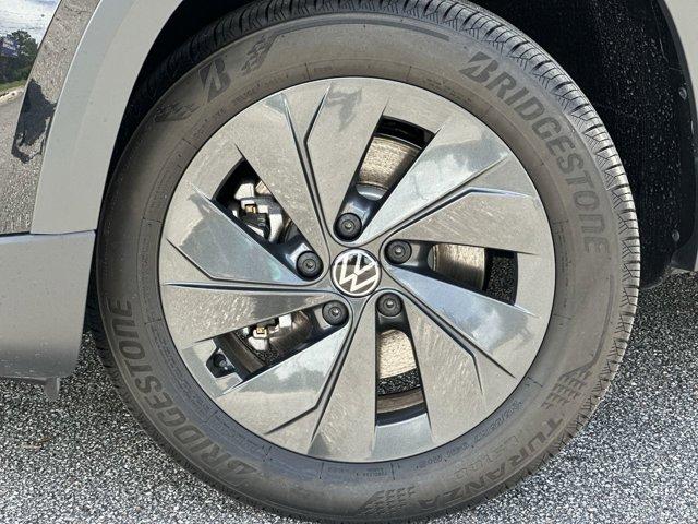 new 2025 Volkswagen Taos car, priced at $26,084