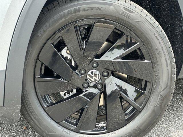 new 2025 Volkswagen Atlas Cross Sport car, priced at $42,610
