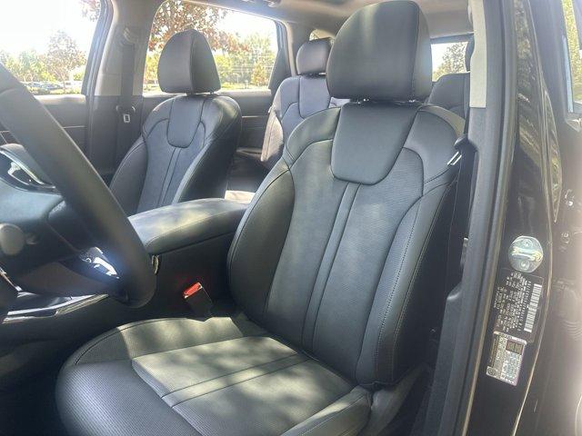 used 2025 Kia Sorento car, priced at $37,000