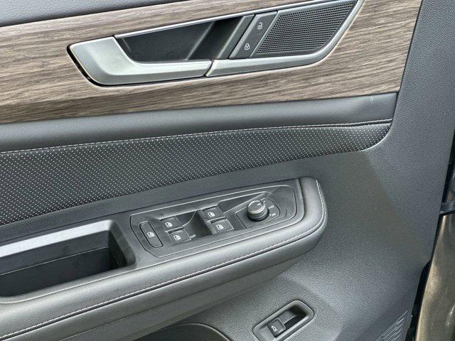 new 2025 Volkswagen Atlas car, priced at $48,861