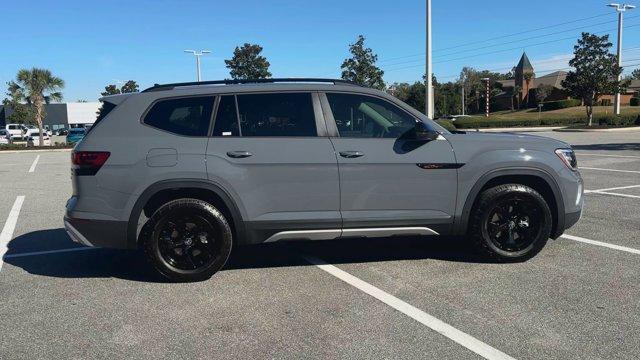 new 2025 Volkswagen Atlas car, priced at $49,111