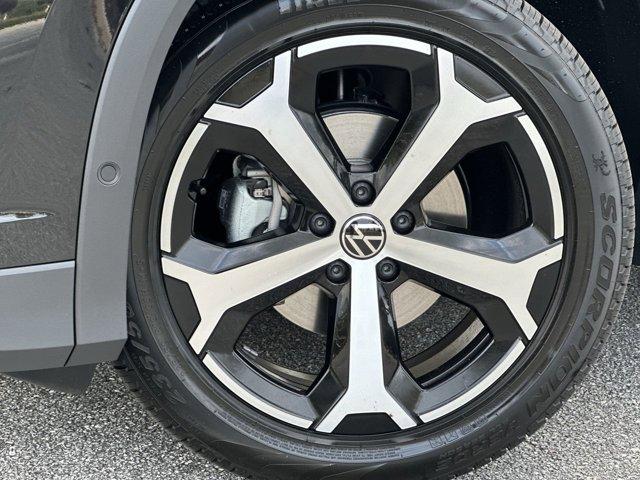 new 2025 Volkswagen Tiguan car, priced at $35,014