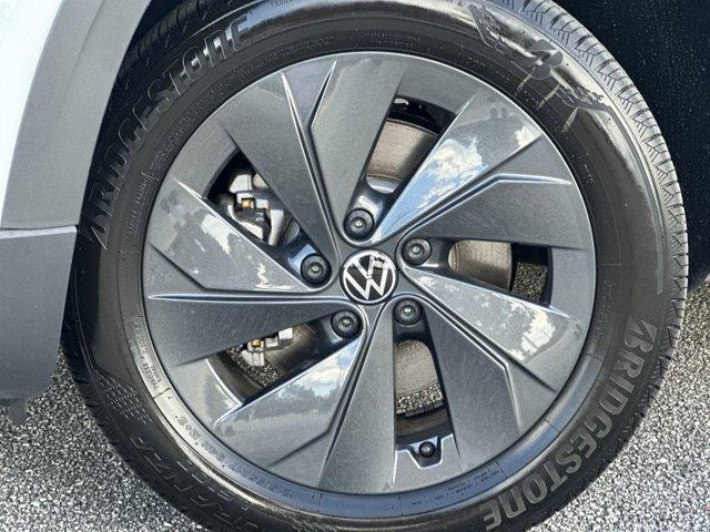 new 2025 Volkswagen Taos car, priced at $26,084