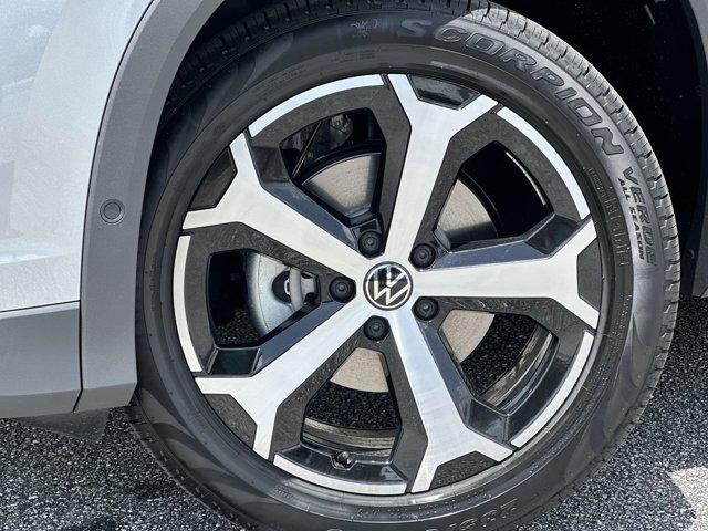 new 2025 Volkswagen Tiguan car