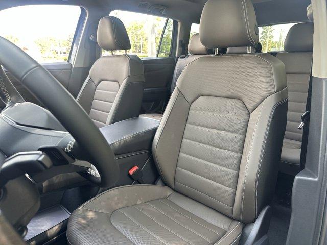 new 2025 Volkswagen Atlas car, priced at $48,861