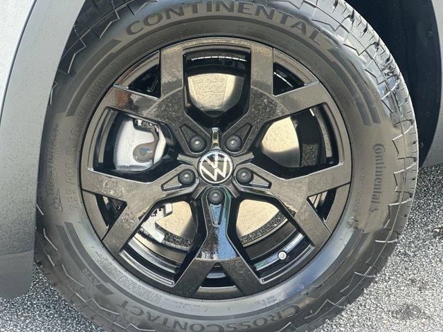 new 2025 Volkswagen Atlas car, priced at $47,996