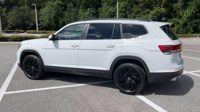 new 2024 Volkswagen Atlas car, priced at $43,431