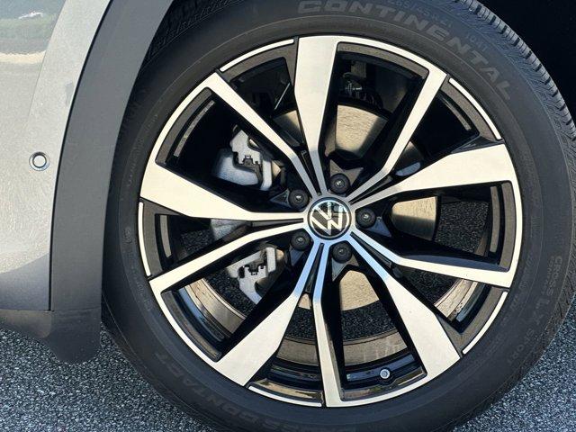 new 2025 Volkswagen Atlas car, priced at $54,041