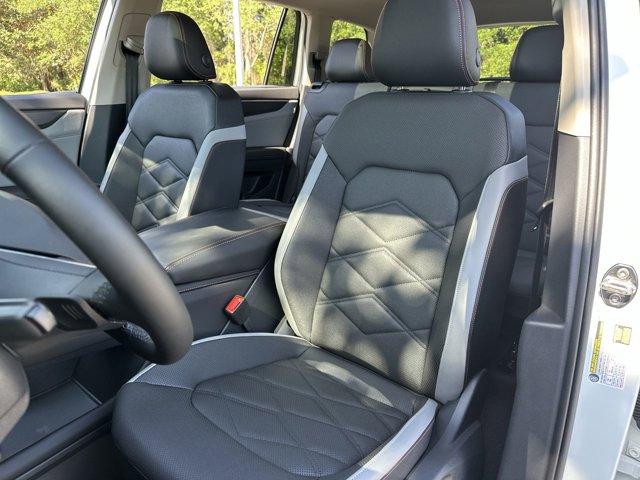 new 2025 Volkswagen Atlas car, priced at $47,013