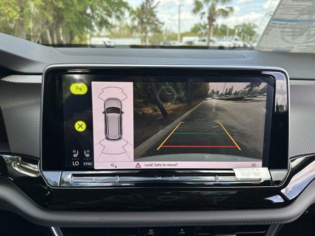 new 2025 Volkswagen Atlas car, priced at $47,013