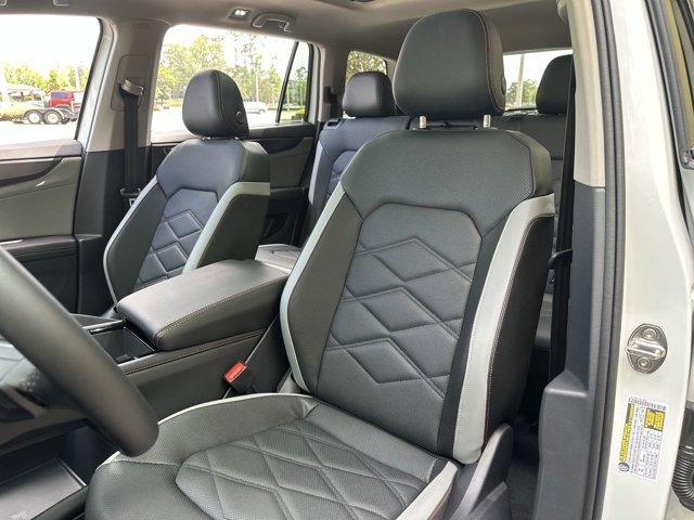new 2025 Volkswagen Atlas car, priced at $47,013