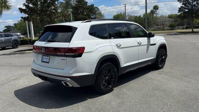 new 2025 Volkswagen Atlas car, priced at $47,013
