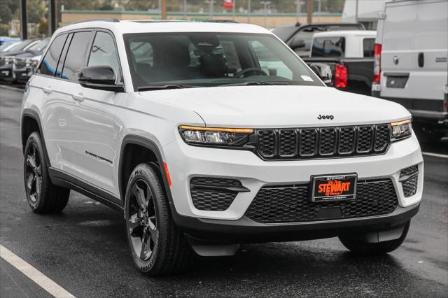 new 2025 Jeep Grand Cherokee car, priced at $47,580