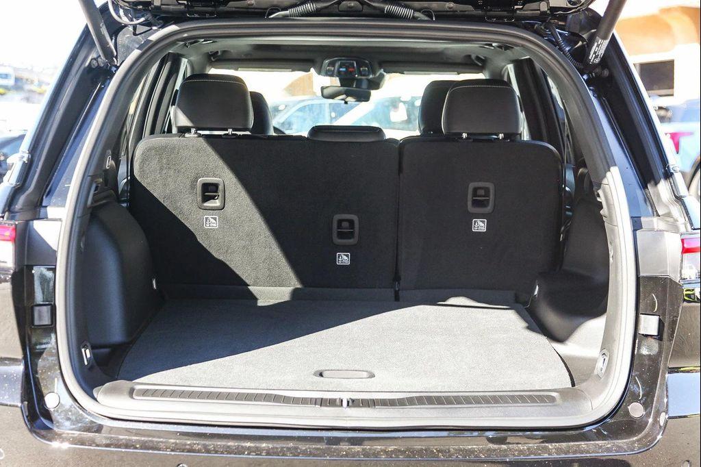 new 2025 Jeep Grand Cherokee car, priced at $46,375