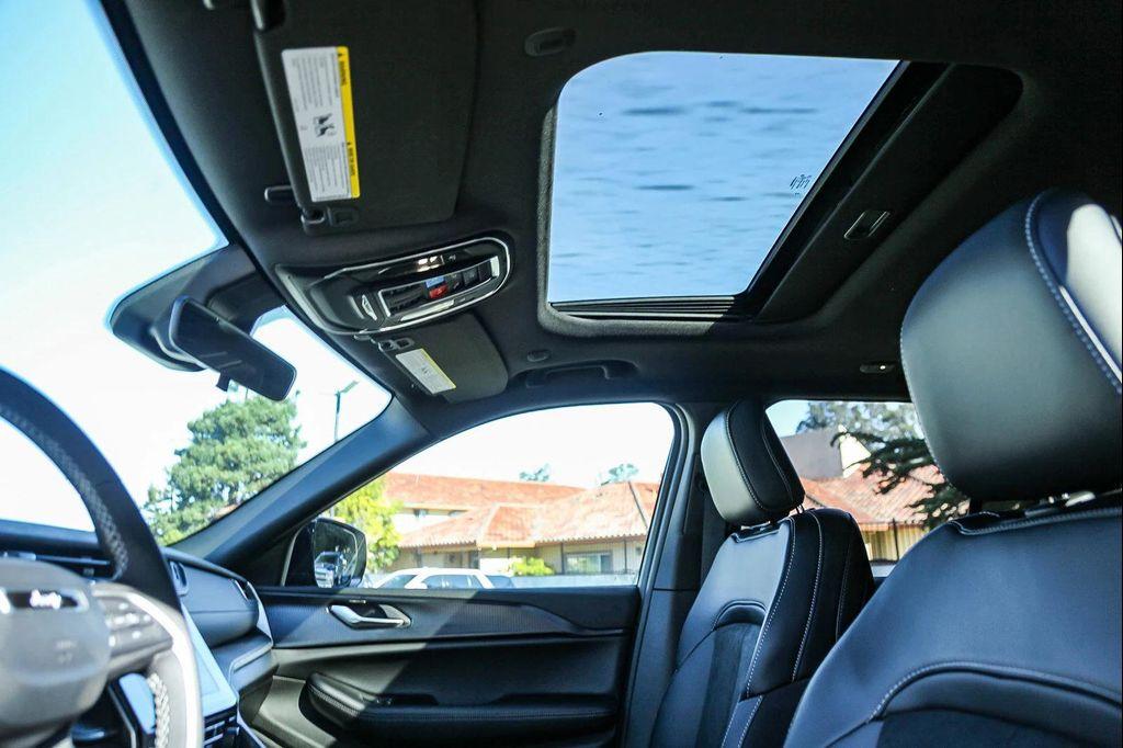 new 2025 Jeep Grand Cherokee car, priced at $46,375