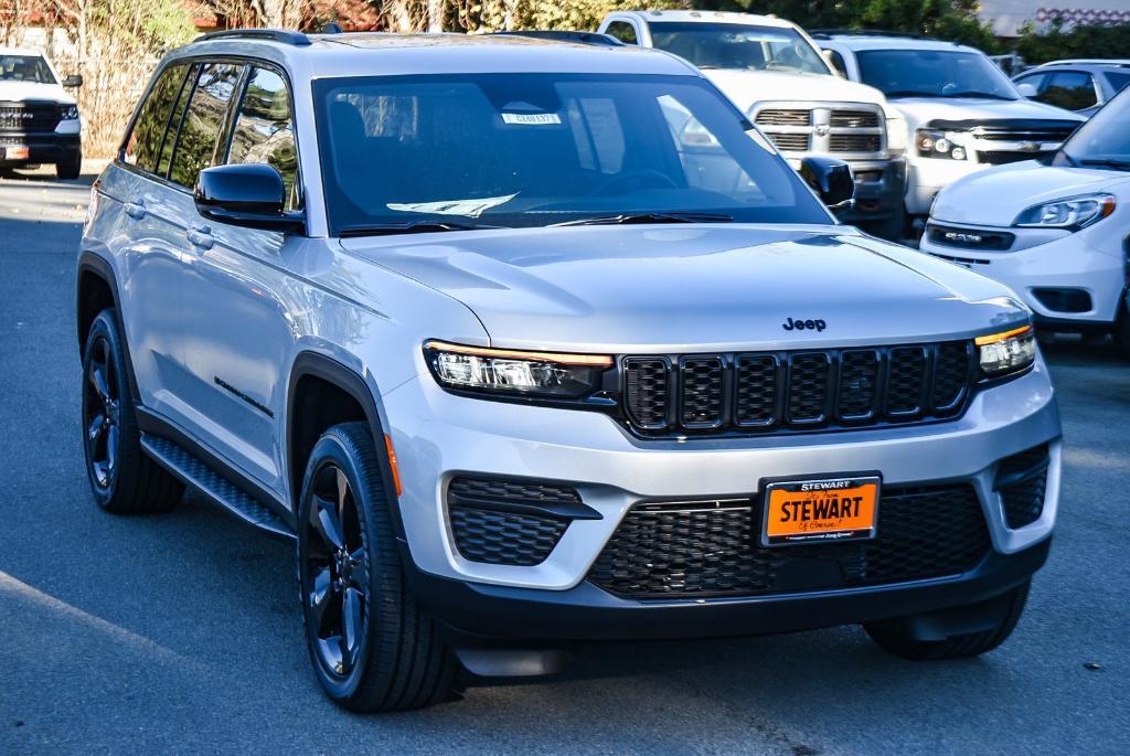 new 2024 Jeep Grand Cherokee car, priced at $46,888