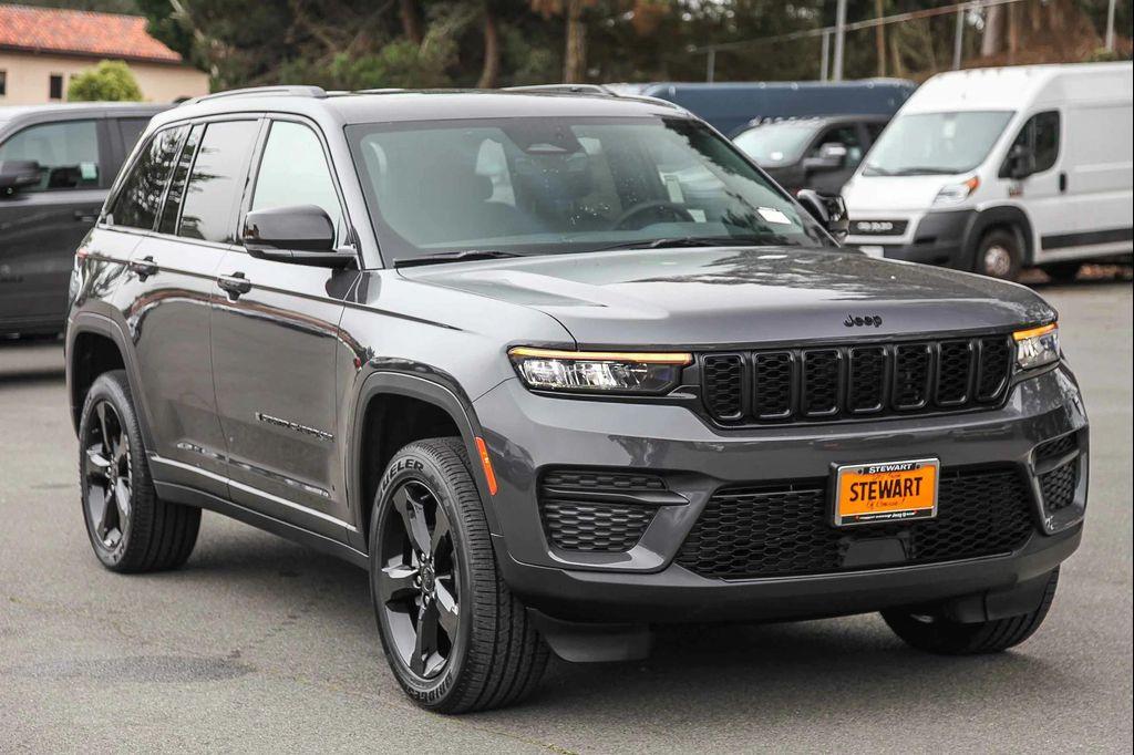 new 2025 Jeep Grand Cherokee car, priced at $45,888
