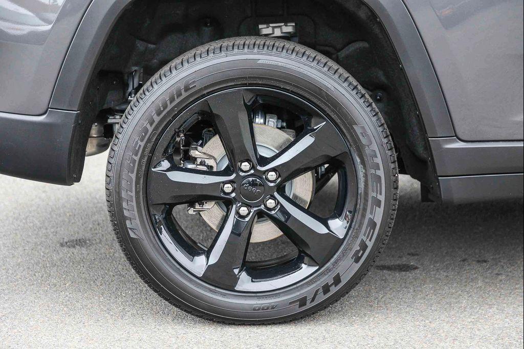 new 2025 Jeep Grand Cherokee car, priced at $45,888