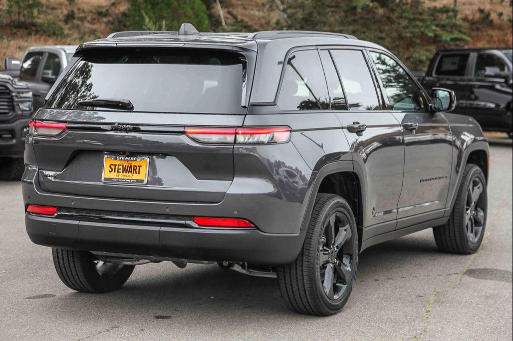 new 2025 Jeep Grand Cherokee car, priced at $45,888