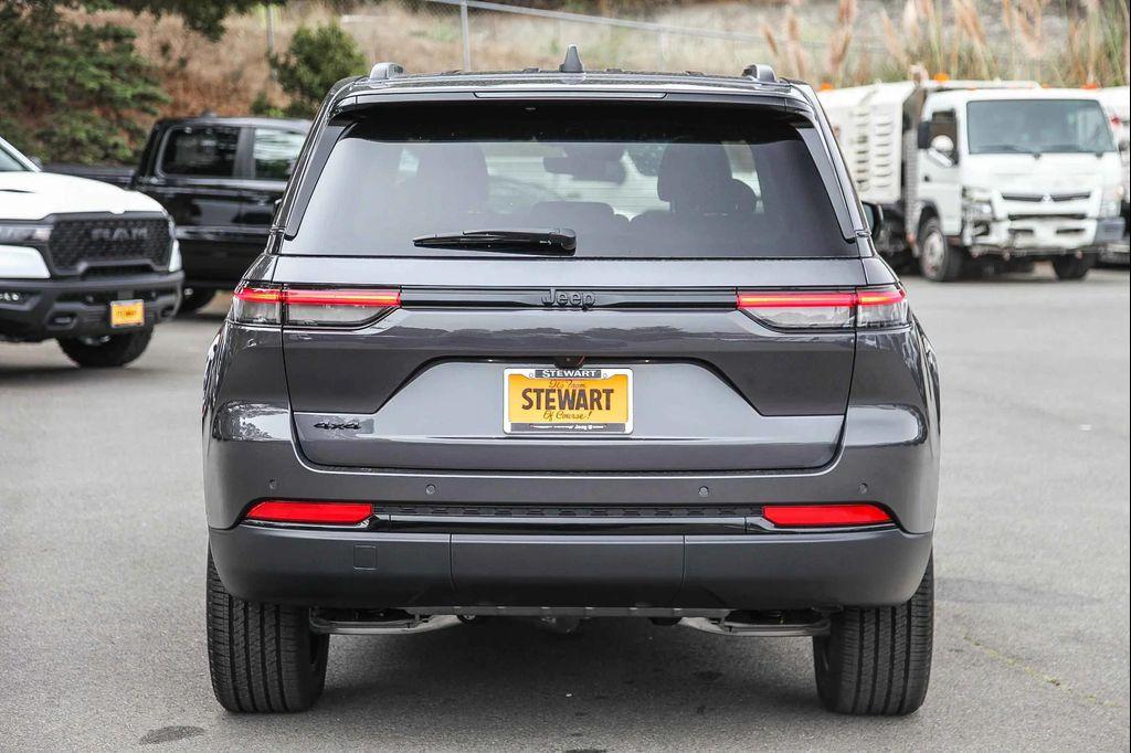 new 2025 Jeep Grand Cherokee car, priced at $45,888