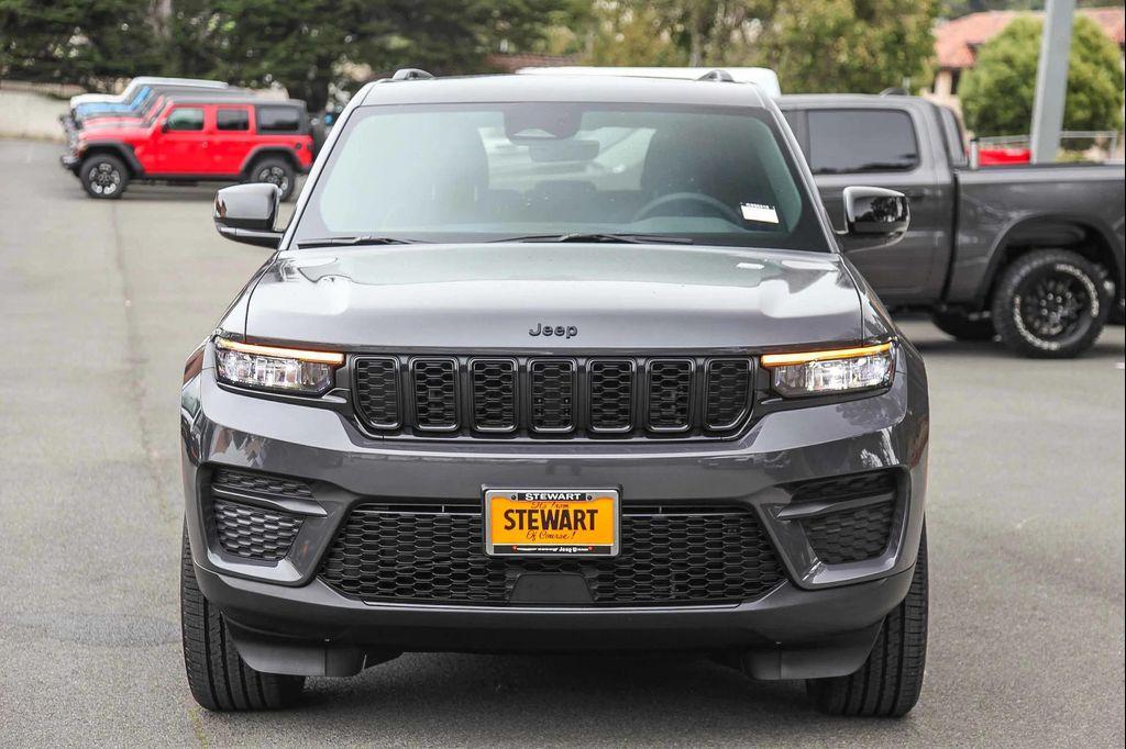 new 2025 Jeep Grand Cherokee car, priced at $45,888
