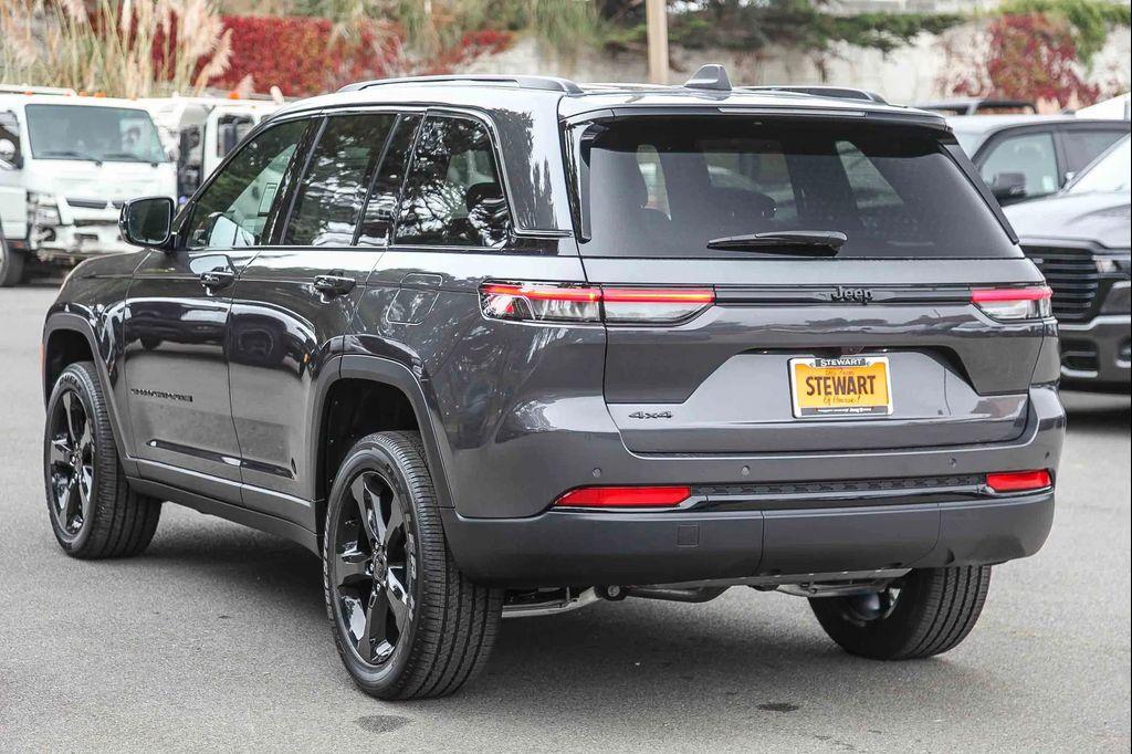 new 2025 Jeep Grand Cherokee car, priced at $45,888