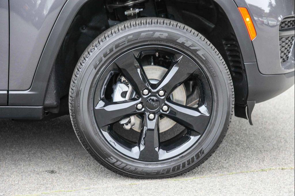 new 2025 Jeep Grand Cherokee car, priced at $45,888