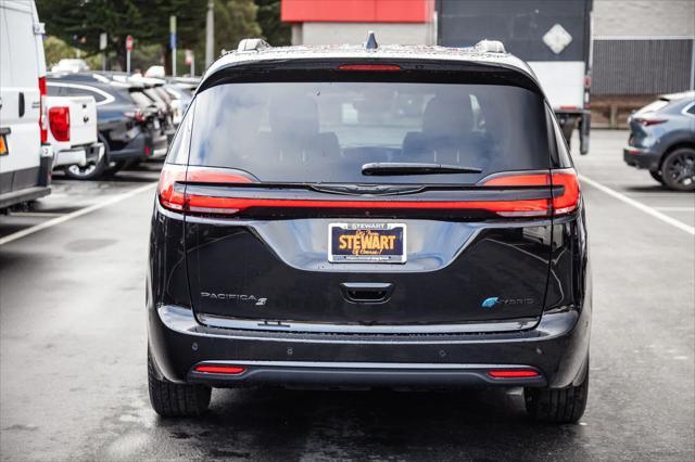 new 2025 Chrysler Pacifica Hybrid car, priced at $59,780