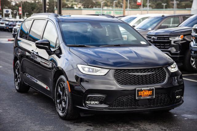 new 2025 Chrysler Pacifica Hybrid car, priced at $59,780