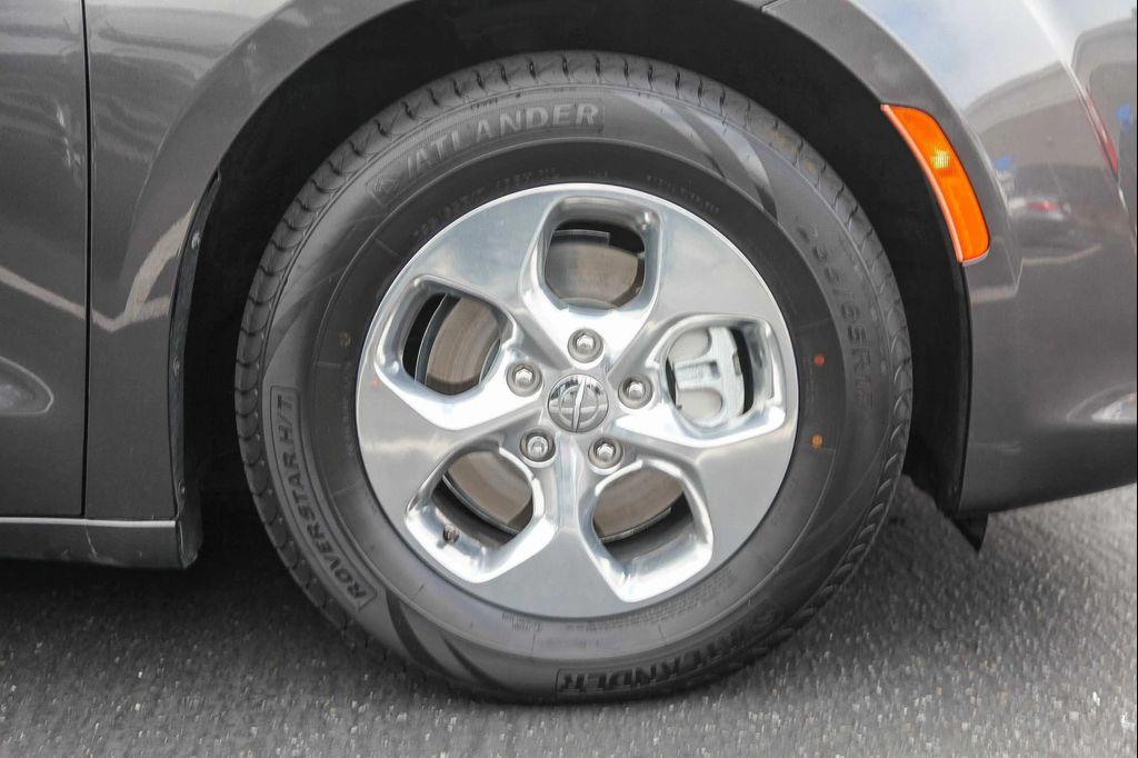used 2019 Chrysler Pacifica Hybrid car, priced at $19,999