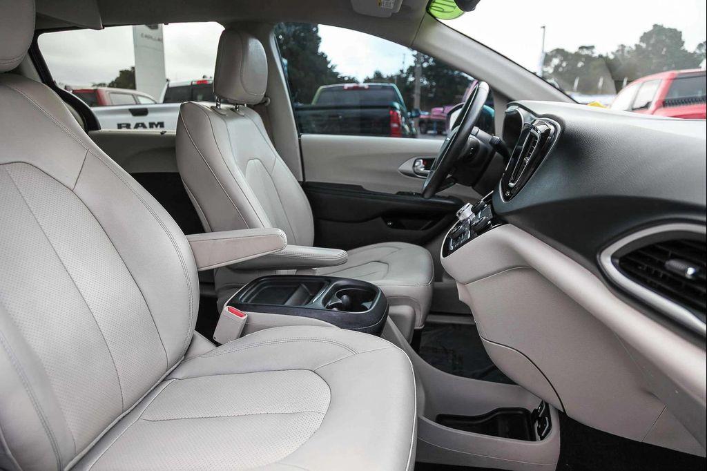 used 2019 Chrysler Pacifica Hybrid car, priced at $19,999