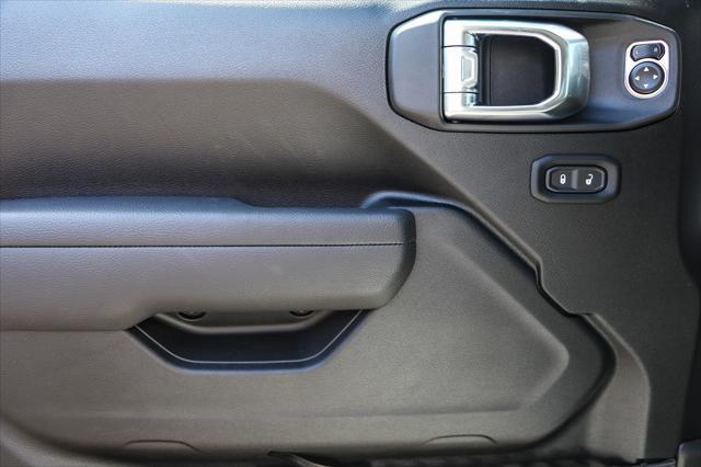 new 2025 Jeep Wrangler car, priced at $46,655