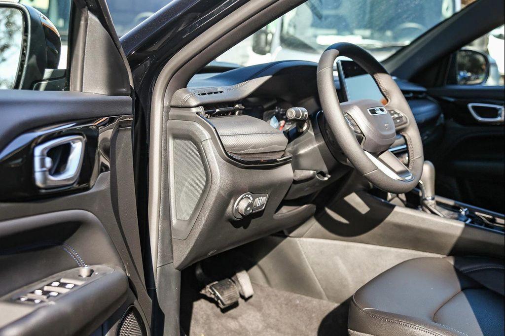 new 2026 Jeep Compass car, priced at $35,999