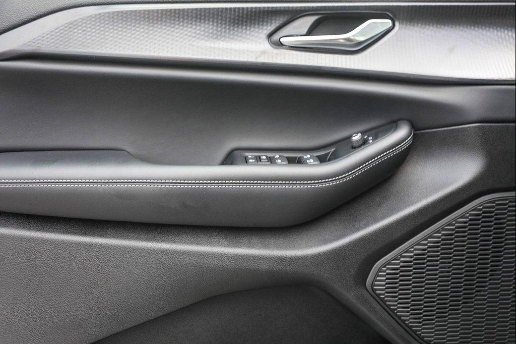 new 2025 Jeep Grand Cherokee car, priced at $48,375