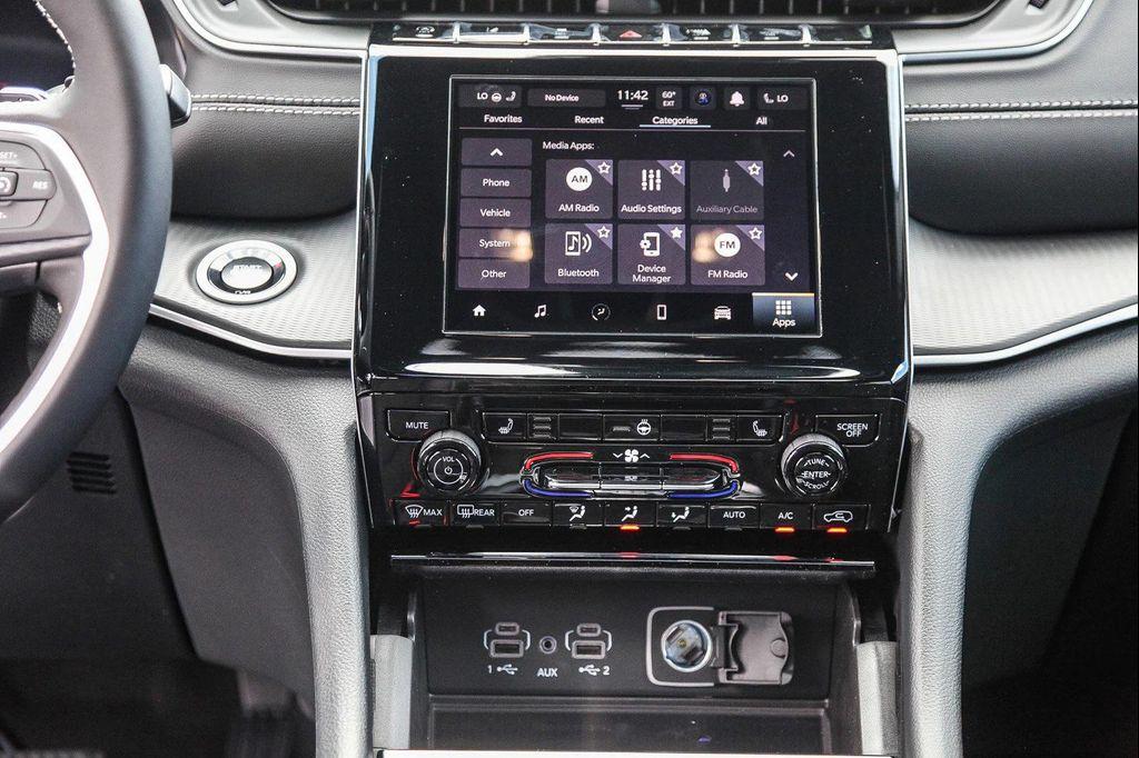 new 2025 Jeep Grand Cherokee car, priced at $48,375