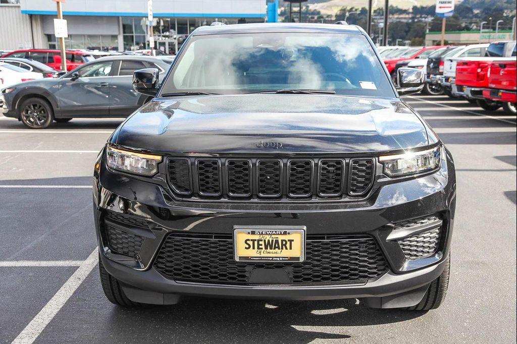 new 2025 Jeep Grand Cherokee car, priced at $48,375